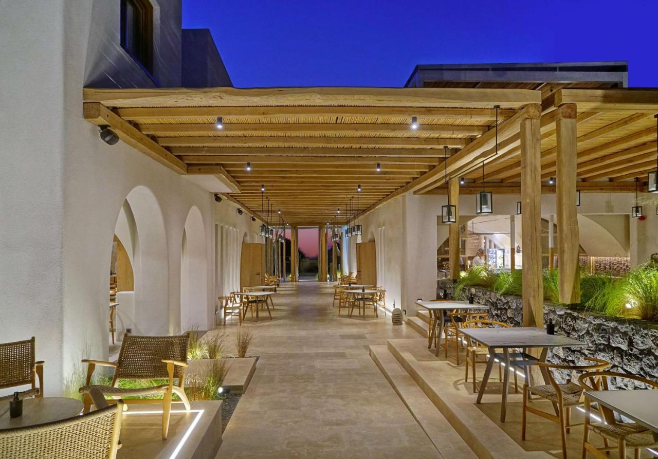 Radisson Blu Zaffron Resort, Santorini (Adults Only) Kamári Kültér fotó