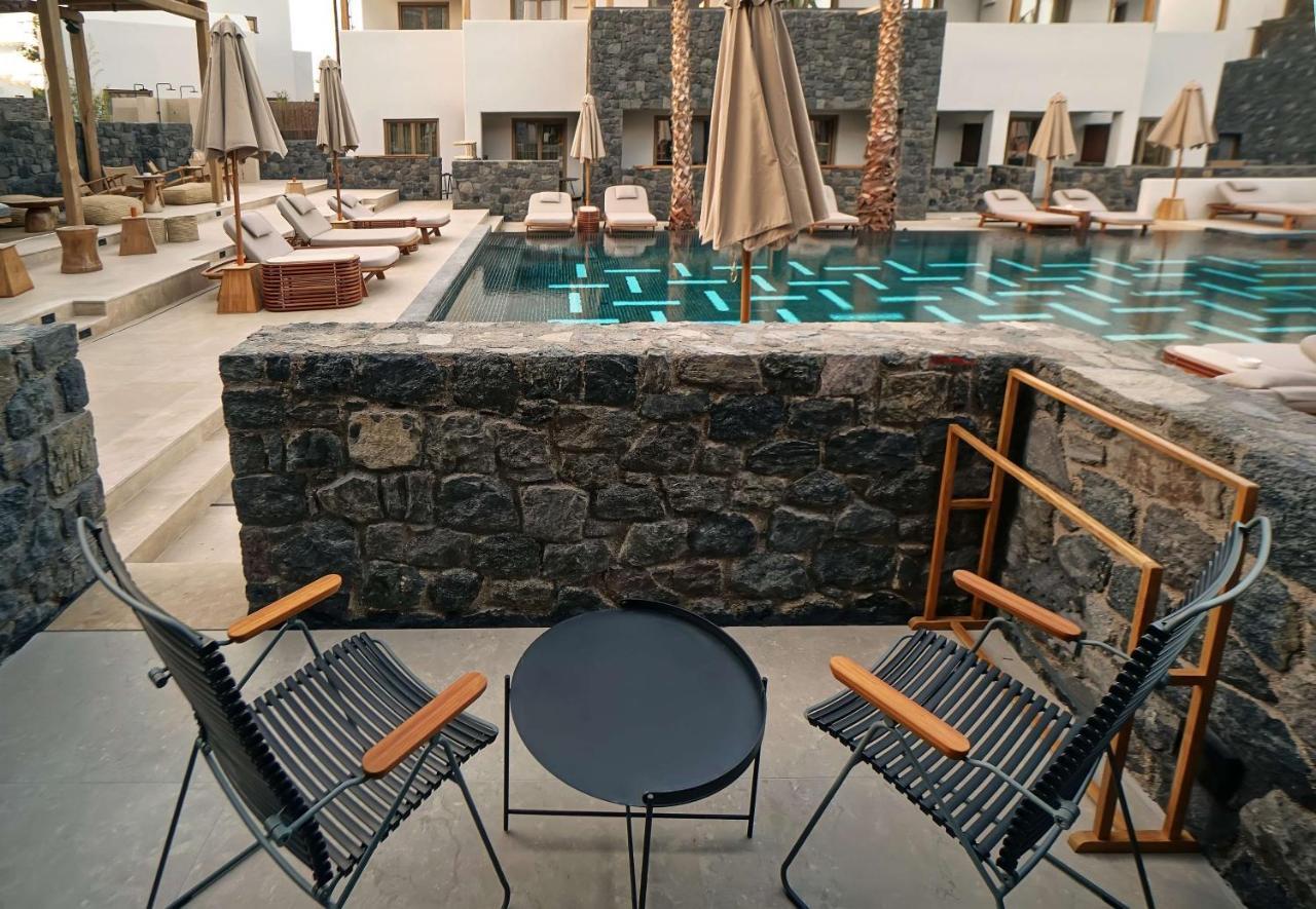 Radisson Blu Zaffron Resort, Santorini (Adults Only) Kamári Kültér fotó